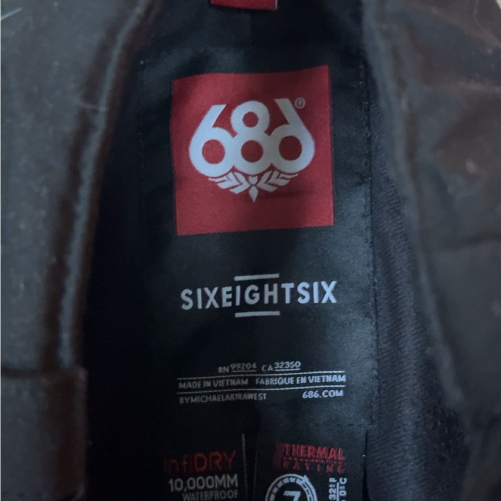 686 Black Insulated Outerwear